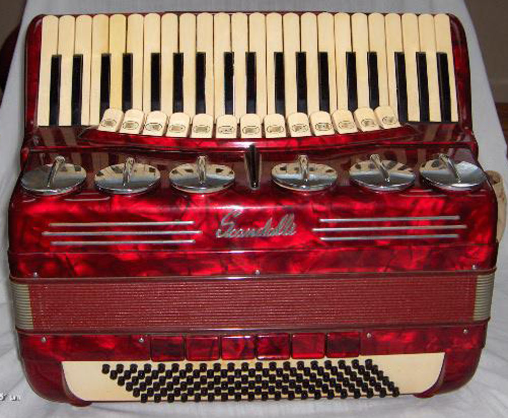 Scandalli Brevetto Piano AccordionExcellent Sound, Beautiful Finish